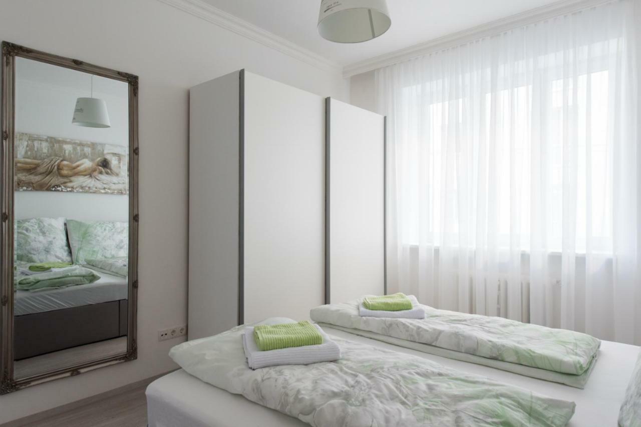 Let It Be Vienna U1, U2, U4 Karlsplatz Oper Apartment Luaran gambar