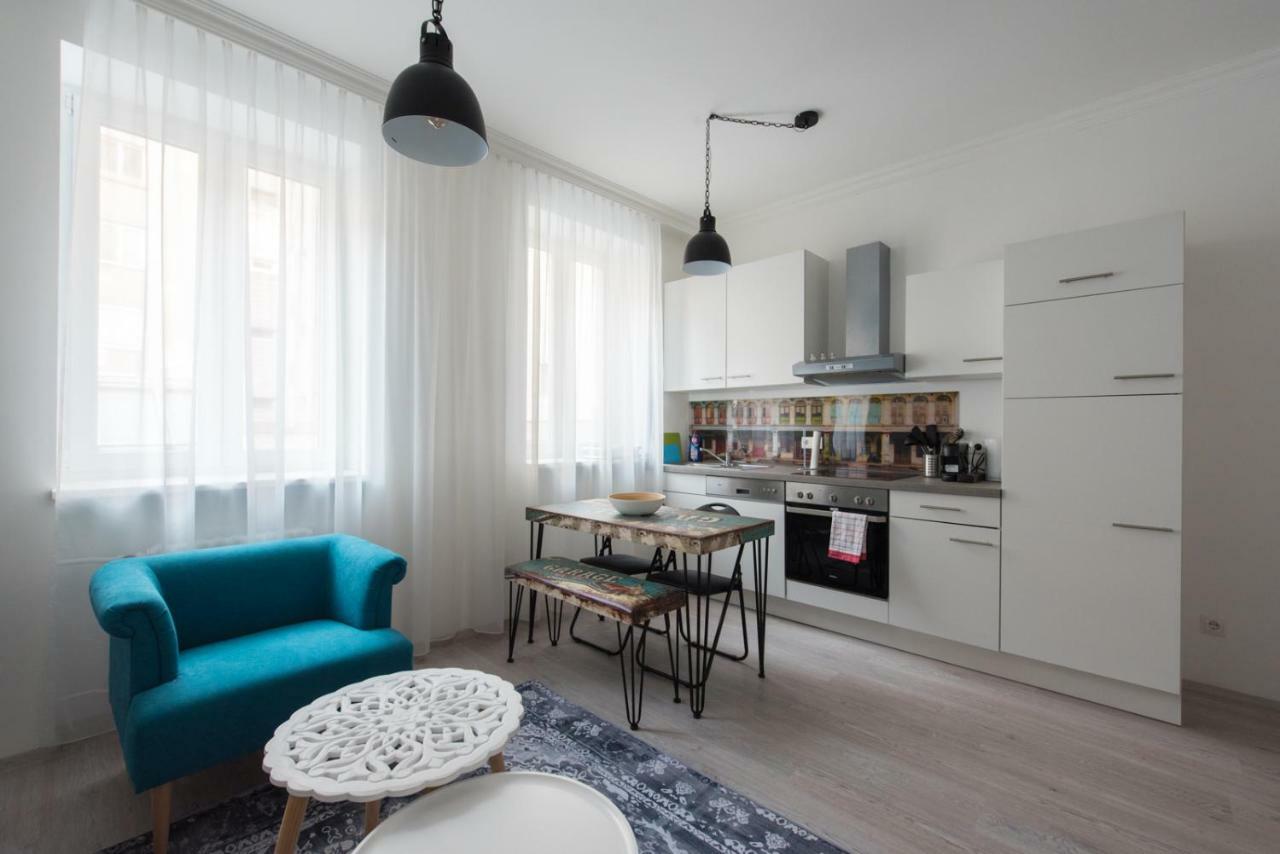 Let It Be Vienna U1, U2, U4 Karlsplatz Oper Apartment Luaran gambar