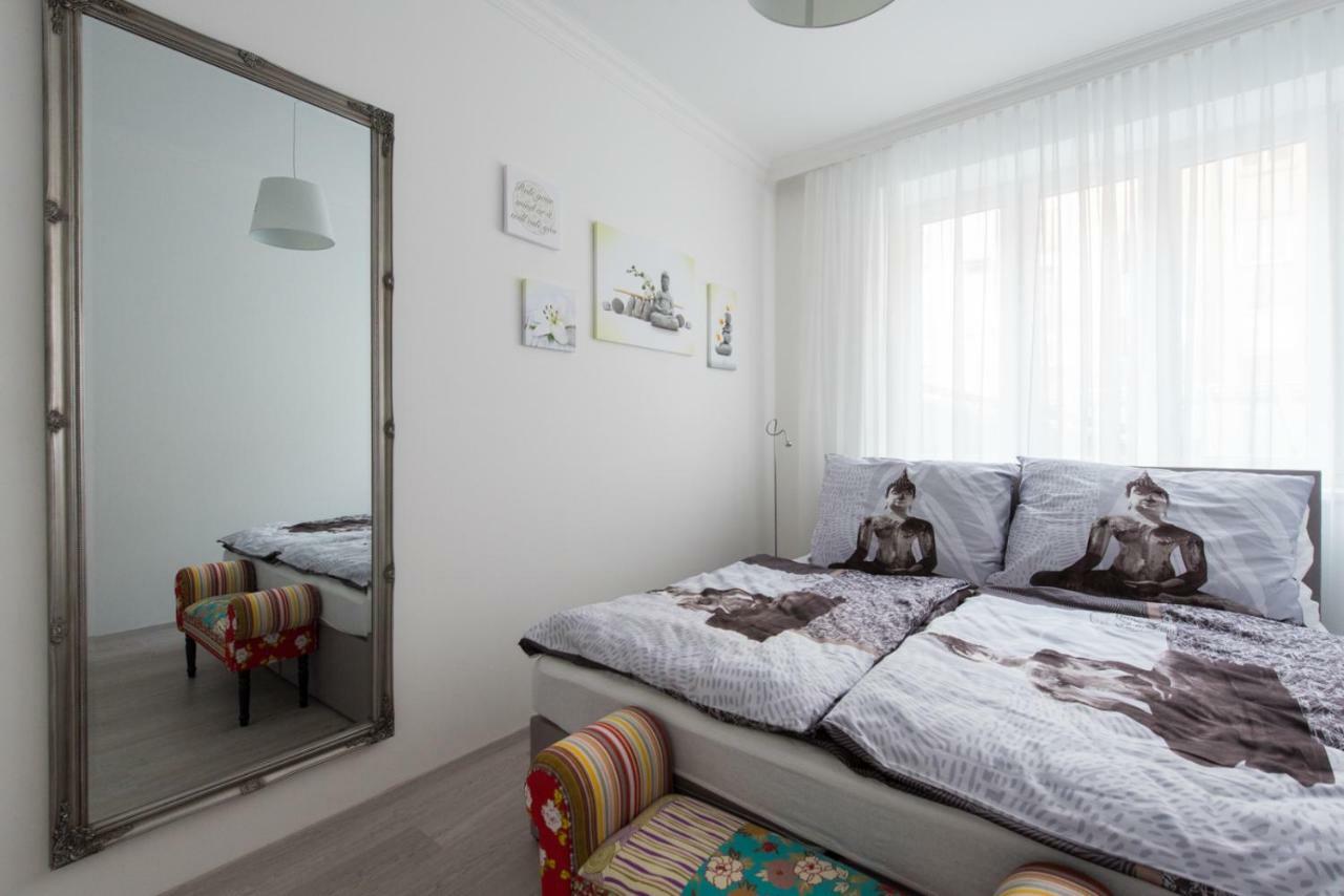 Let It Be Vienna U1, U2, U4 Karlsplatz Oper Apartment Luaran gambar