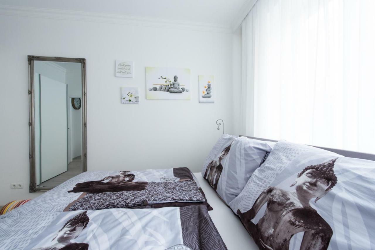 Let It Be Vienna U1, U2, U4 Karlsplatz Oper Apartment Luaran gambar